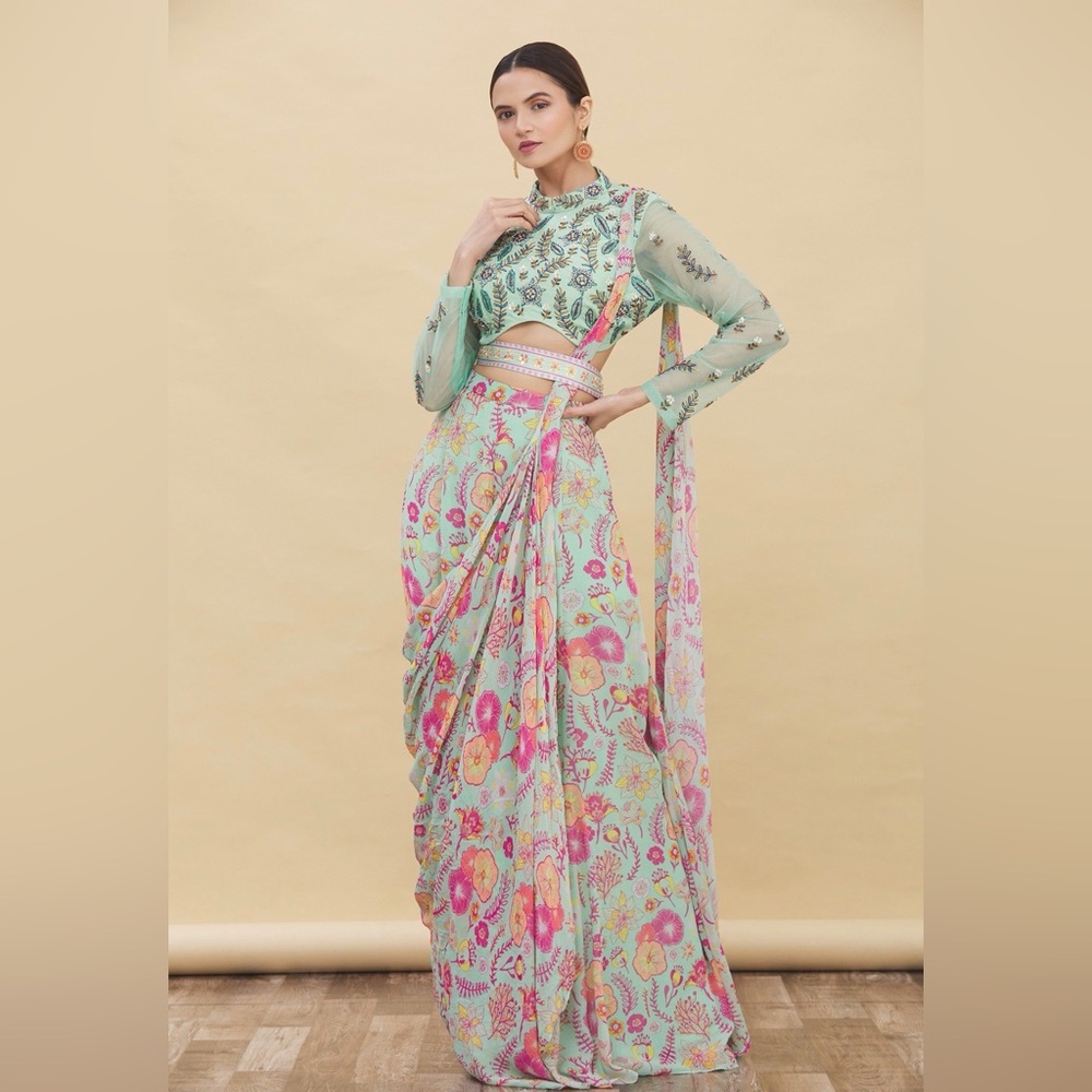 Diyarajvvir Pre-draped saree with embroidered blouse